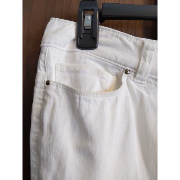 Women's 8P Alfani Petite White Pants Medium PM twill stretch lightweight summer - Picture 2 of 4